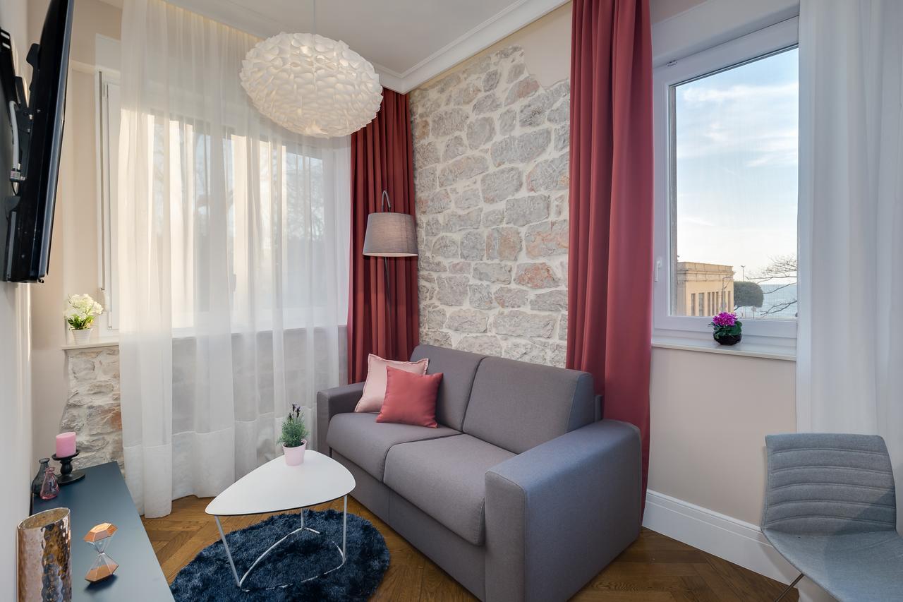 Zadera Accommodation Zadar Bagian luar foto